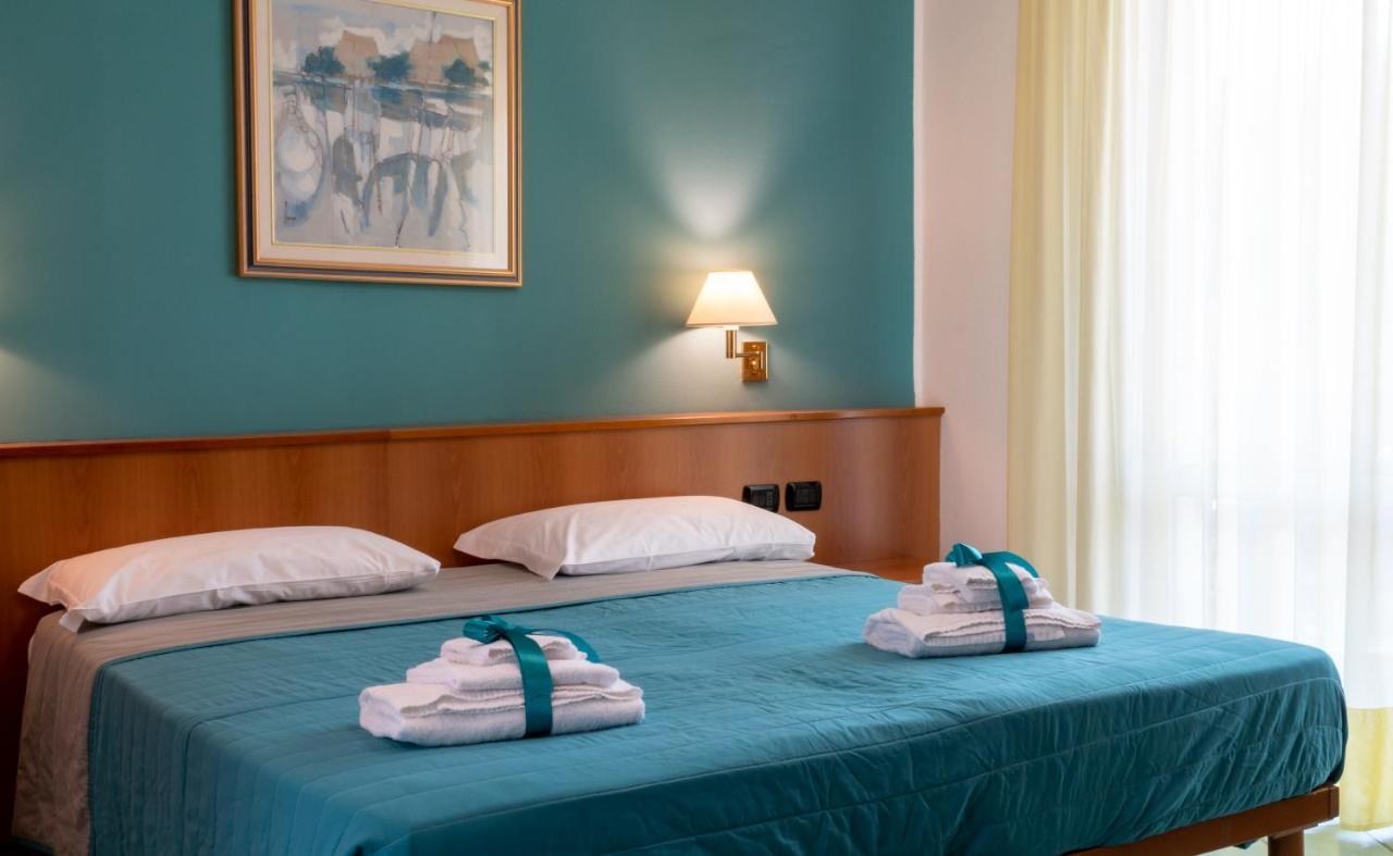 Hotel Alisei Lignano Sabbiadoro Exterior foto