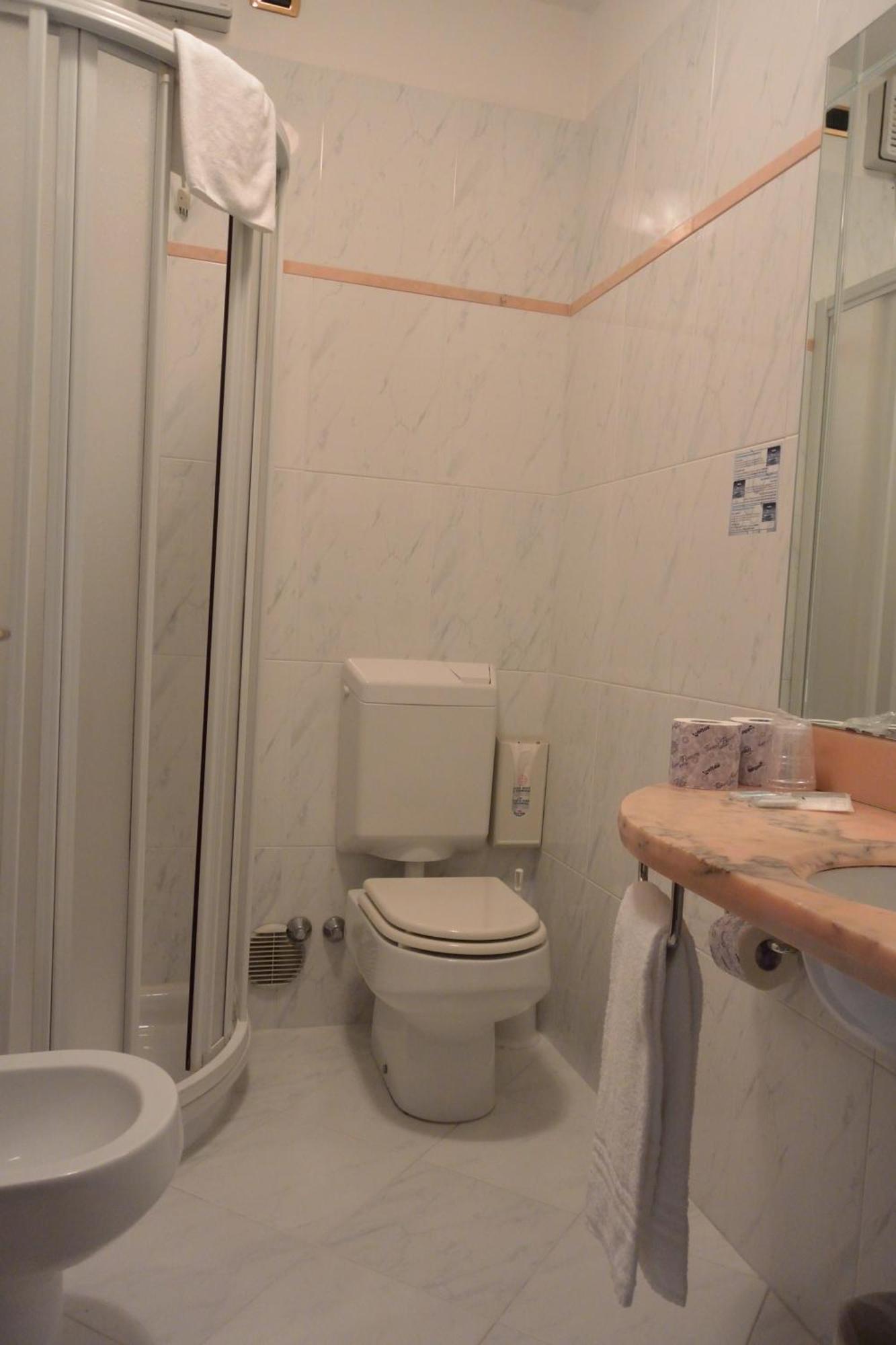 Hotel Alisei Lignano Sabbiadoro Quarto foto