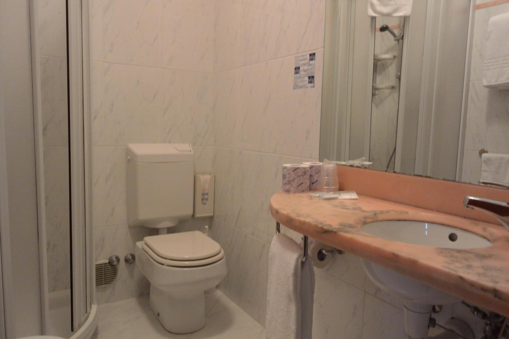 Hotel Alisei Lignano Sabbiadoro Quarto foto